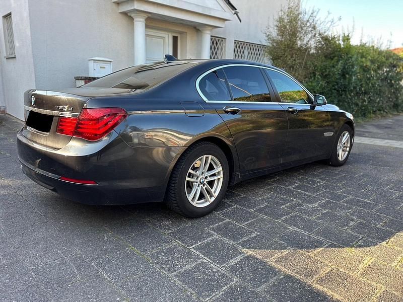 Schwarz Gebraucht 2015 BMW 730 Limousine | 13.500 € - Bild 1/4