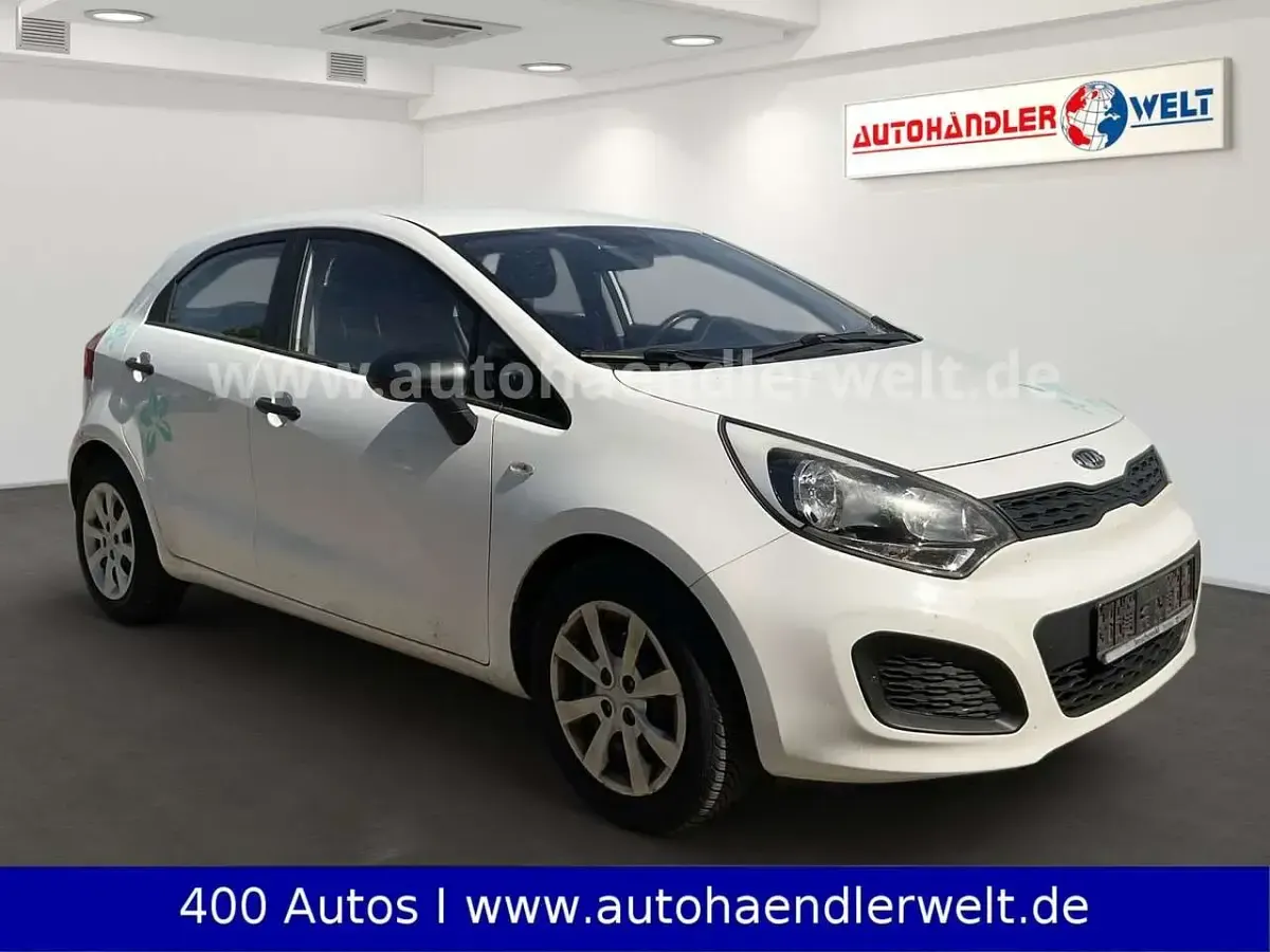 Gebraucht Kia Rio Attract 86 PS (63 kW) 2012 Weiß Limousine