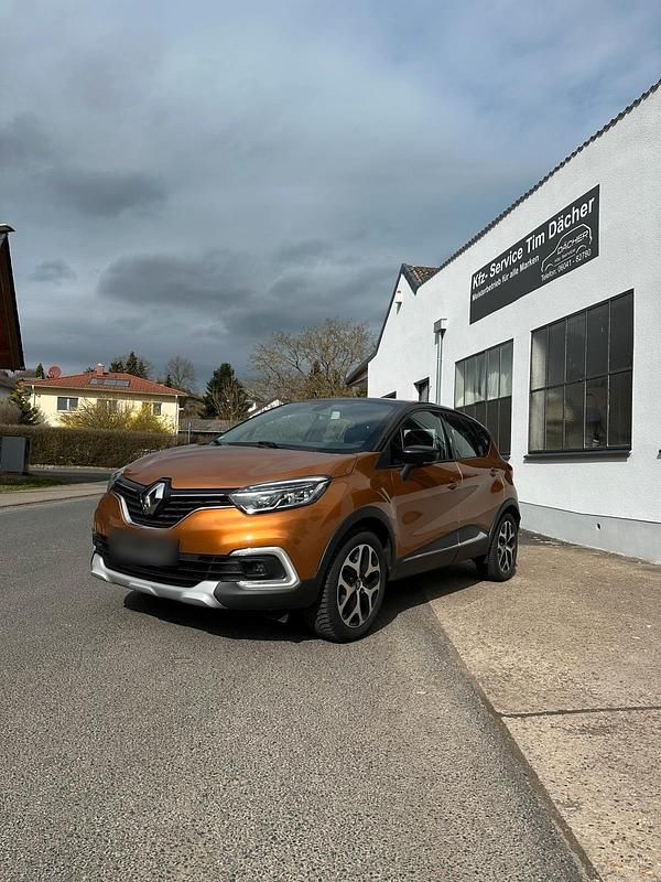 Gebraucht Renault Captur 90 PS (66 kW) 2019 Orange SUV