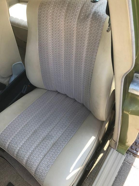 Gebraucht Mercedes E280 177 PS (130 kW) 1976 Grün Limousine