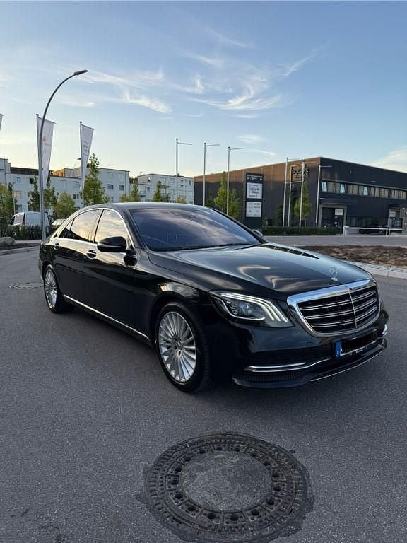 Schwarz Gebraucht 2018 Mercedes S560 Limousine | 47.600 € (Guter Preis) - Bild 1/4