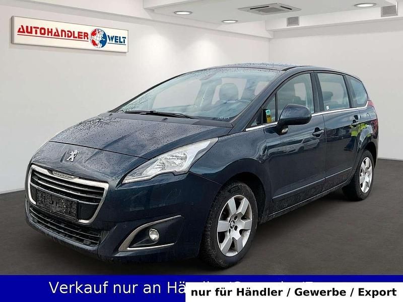 Gebraucht Peugeot 5008 Active 114 PS (83 kW) 2015 Blau Kombi