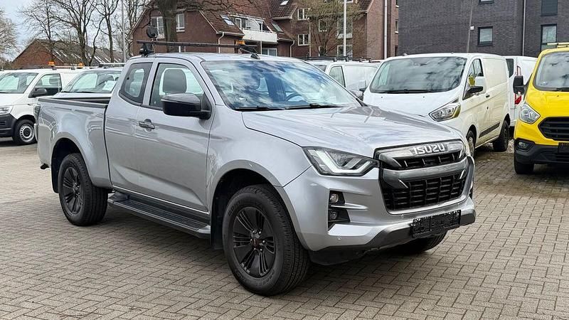 Gebraucht Isuzu D-Max 163 PS (119 kW) 2022 Grau Pickup