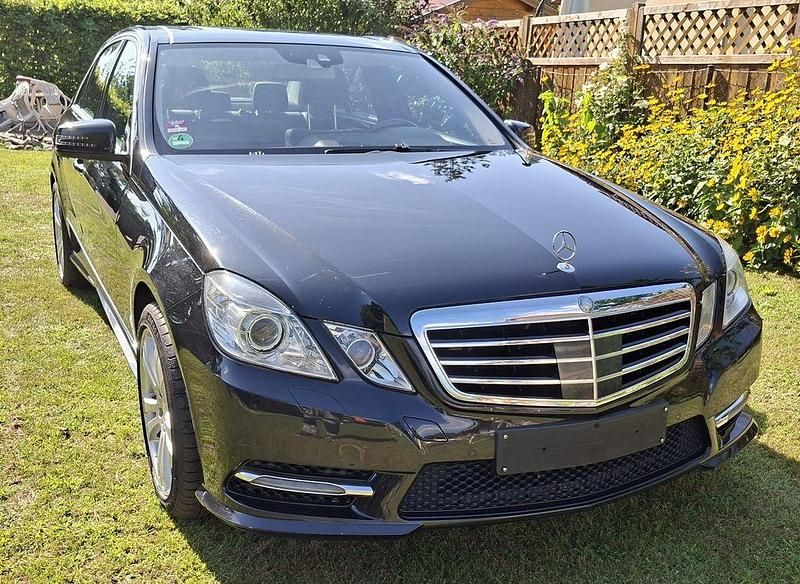Gebraucht Mercedes E350 Avantgarde 211 PS (155 kW) 2012 Schwarz Limousine