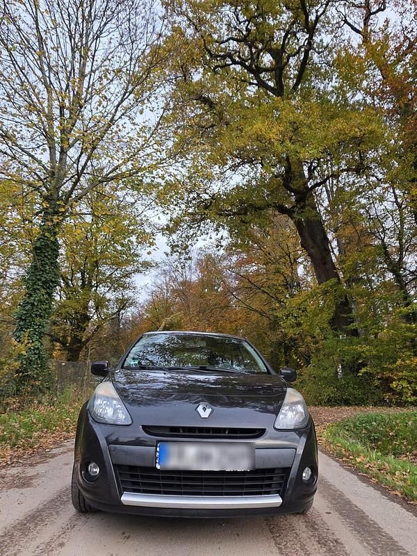 Schwarz Gebraucht 2011 Renault Clio II Kleinwagen | 3.500 € (Fairer Preis) - Bild 1/4