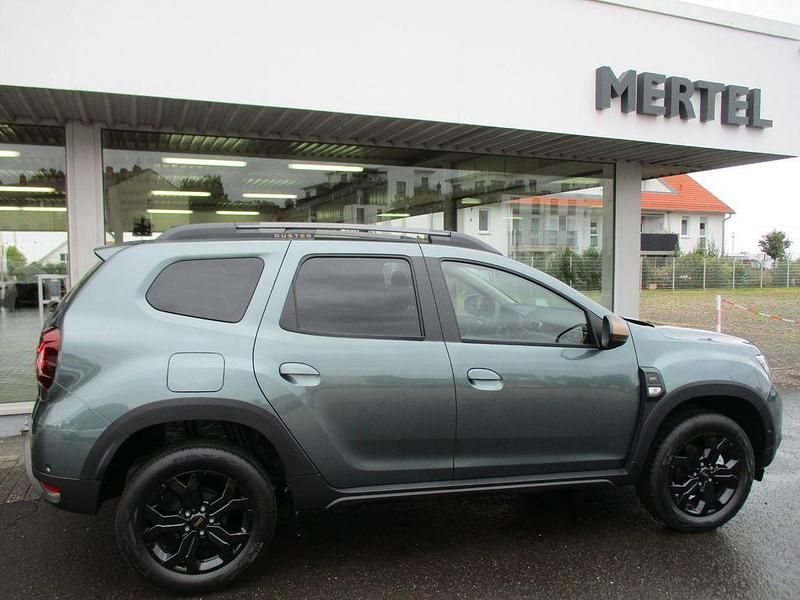 Gruen Neu 2025 Dacia Duster Extreme SUV | 25.750 € (Fairer Preis) - Bild 1/4