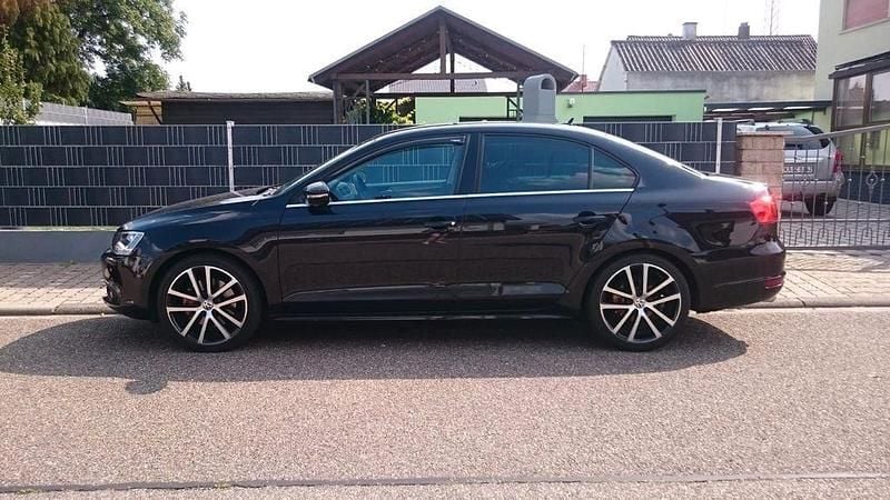 Gebraucht VW Jetta Highline 160 PS (117 kW) 2013 Schwarz Limousine