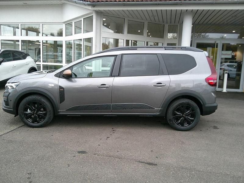 Neu Dacia Jogger Extreme 94 PS (69 kW) 2025 Grau Van / Kleinbus