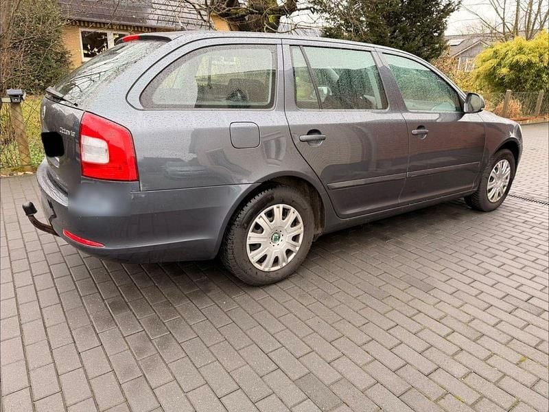 Gebraucht Skoda Octavia 122 PS (89 kW) 2009 Grau Kombi