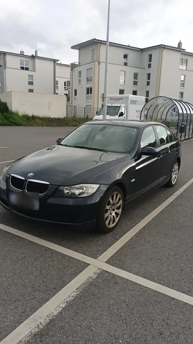 Używany BMW 318 143 KM (105 kW) 2008 Niebieski Sedan/Limuzyna