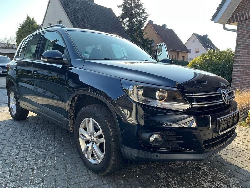 Gebraucht VW Tiguan Trendline 122 PS (89 kW) 2012 Schwarz SUV