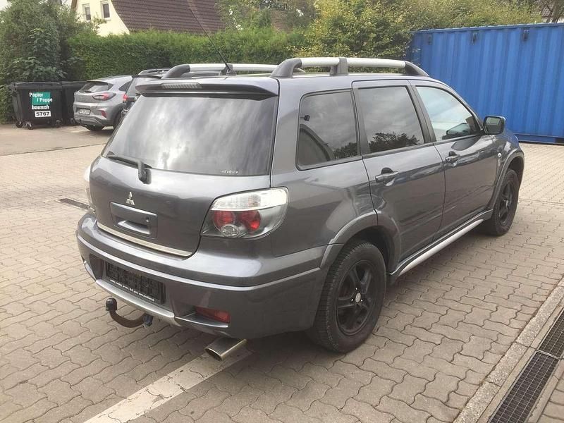 Gebraucht Mitsubishi Outlander 160 PS (117 kW) 2006 Grau SUV
