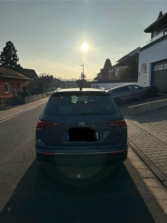 Gebraucht VW Tiguan Life 150 PS (110 kW) 2022 Grau SUV