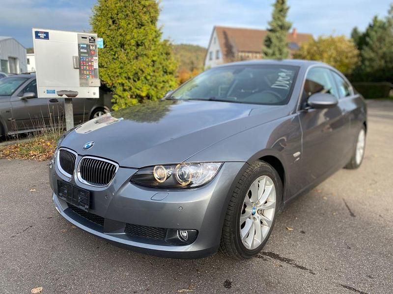 Gebraucht BMW 330 245 PS (180 kW) 2009 Grau