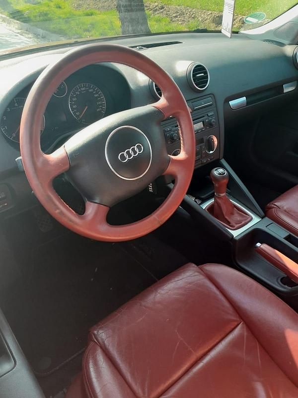Gebraucht Audi A3 115 PS (84 kW) 2004 Rot Kleinwagen