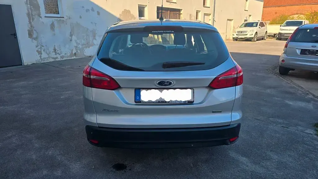 Usata Ford Focus 125 CV (91 kW) 2015 Argento Berlina