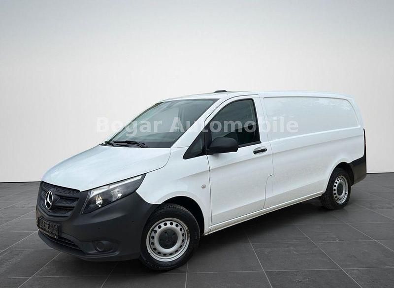Arktikweiss Gebraucht 2018 Mercedes Vito Van / Kleinbus | 13.685 € (Fairer Preis) - Bild 1/4