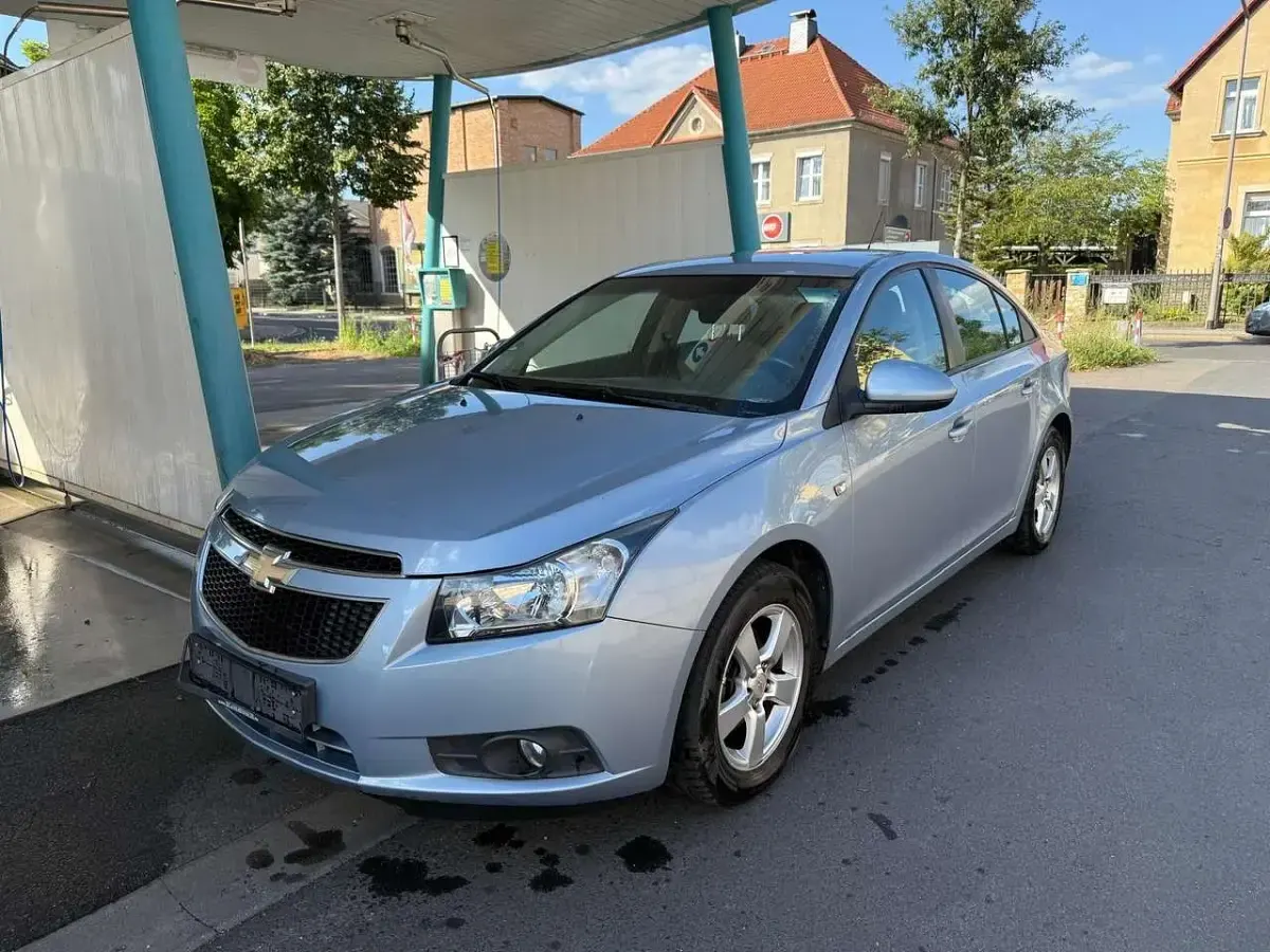 Gebraucht Chevrolet Cruze LS 113 PS (83 kW) 2009 Eisblau/misty lake met Limousine