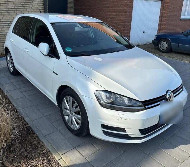 Weiß Gebraucht 2014 VW Golf VII Cup Kleinwagen | 8.250 € (Guter Preis) - Bild 1/4