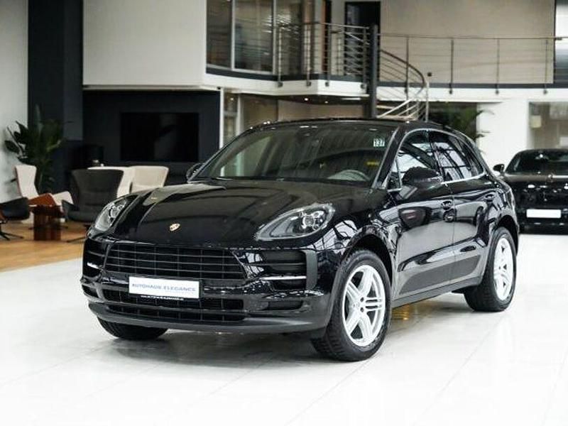 Gebraucht Porsche Macan 245 PS (180 kW) 2019 Tiefschwarzmetallic SUV