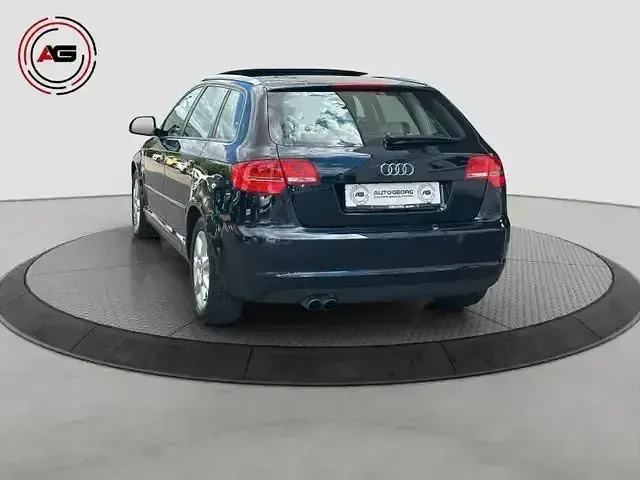Gebraucht Audi A3 125 PS (91 kW) 2010 Blau Kleinwagen