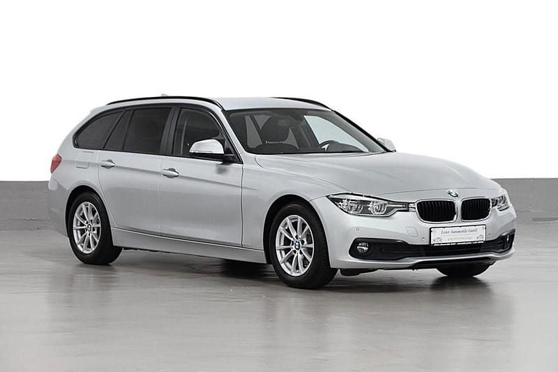 Silber Gebraucht 2017 BMW 320 Advantage Kombi | 12.490 € (Guter Preis) - Bild 1/4
