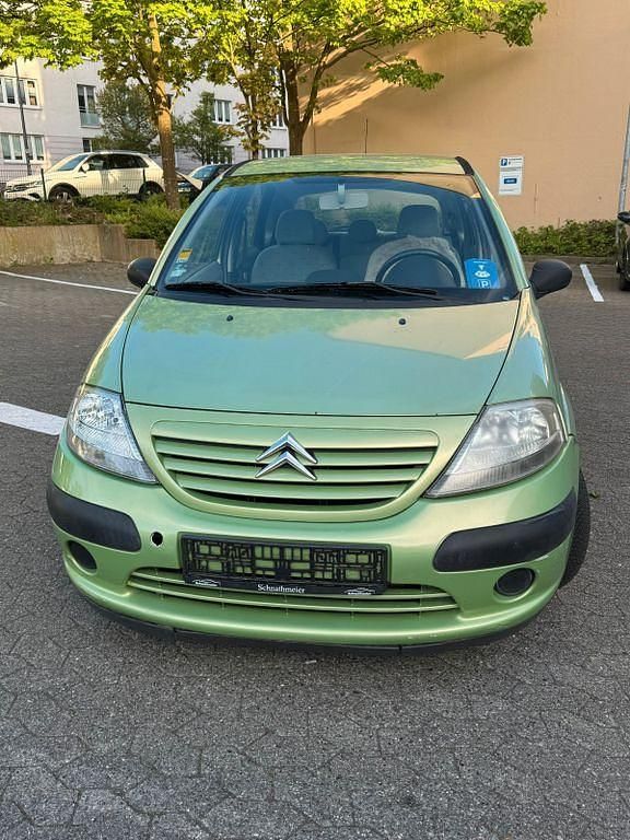 Grün Gebraucht 2003 Citroën C3 Limousine | 1.799 € (Fairer Preis) - Bild 1/4