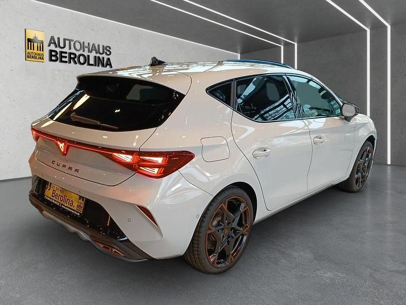 Neu Cupra Leon VZ 272 PS (200 kW) 2026 Glacial weiß metallic Limousine