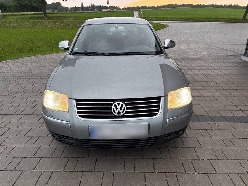 Gebraucht VW Passat Highline 193 PS (141 kW) 2004 Grau Limousine