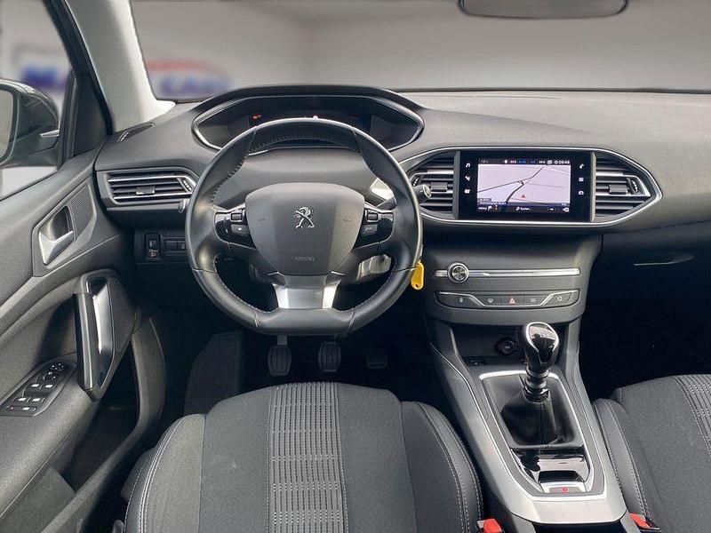 Gebraucht Peugeot 308 SW Allure 131 PS (96 kW) 2020 Grau Kombi