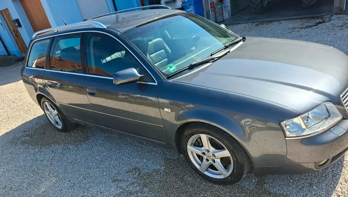 Gebraucht Audi A6 163 PS (119 kW) 2004 Blau Kombi