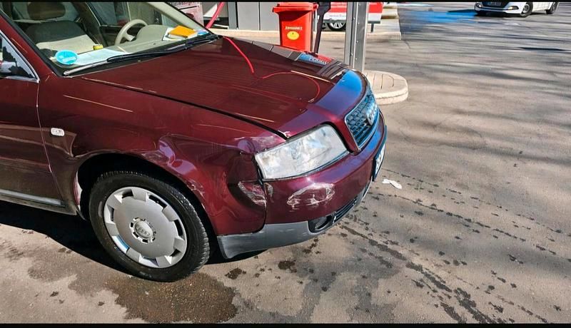 Gebraucht Audi A6 174 PS (127 kW) 2001 Rot Limousine