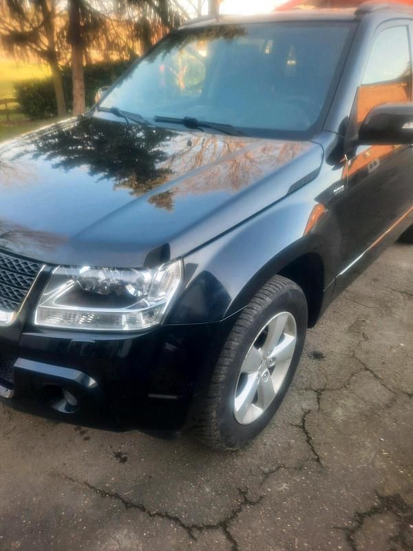 Gebraucht Suzuki Grand Vitara 135 PS (99 kW) 2011 Schwarz SUV