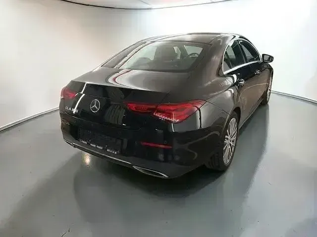 Gebraucht Mercedes CLA200 163 PS (119 kW) 2022 Schwarz Coupé