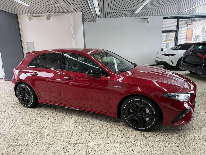 Gebraucht Mercedes A35 AMG AMG 306 PS (225 kW) 2025 Rot Limousine