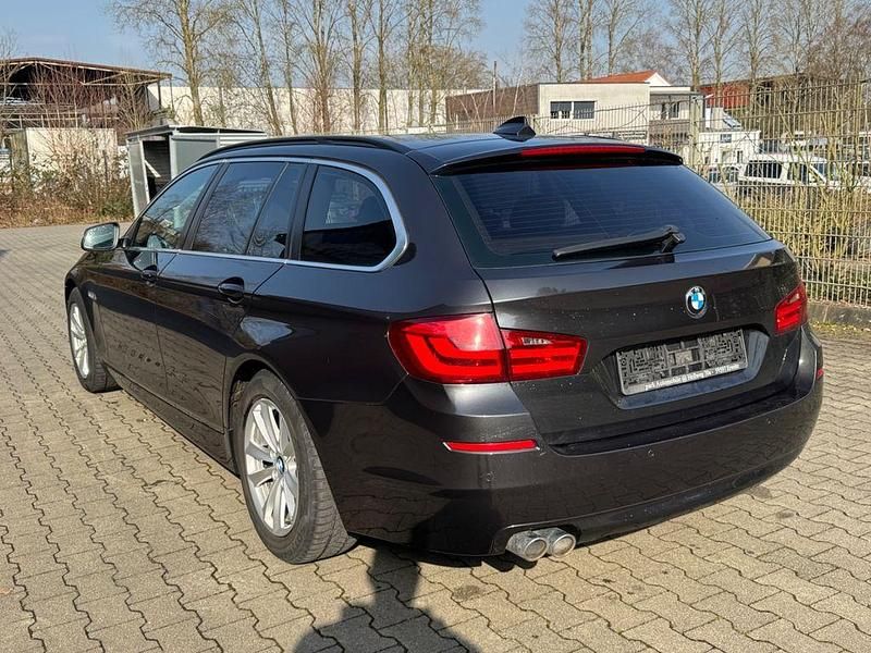 Gebraucht BMW 520 184 PS (135 kW) 2012 Grau Kombi