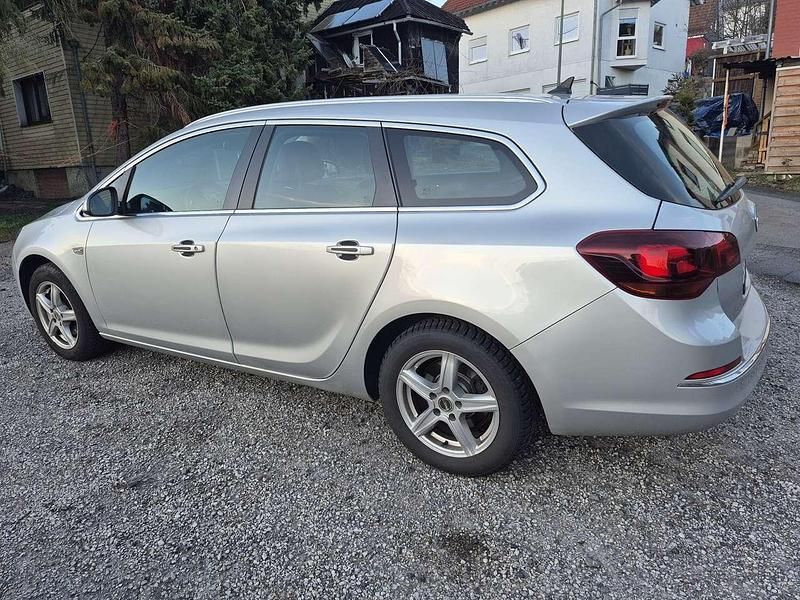 Gebraucht Opel Astra 136 PS (100 kW) 2014 Grau Kombi