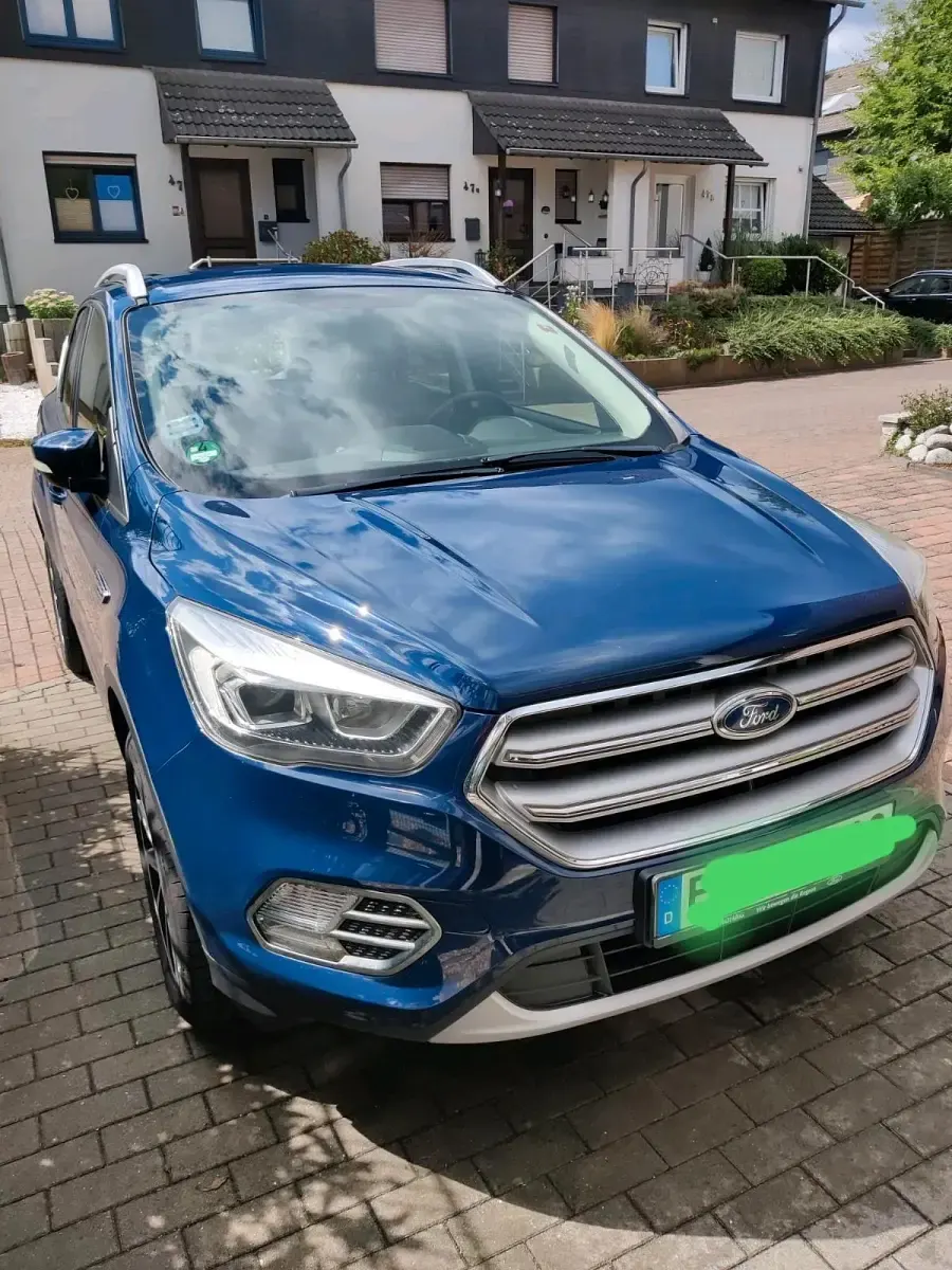 Gebraucht Ford Kuga Cool & Connect 120 PS (88 kW) 2018 Blau SUV