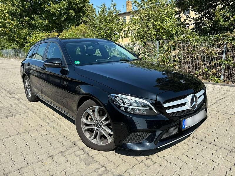 Schwarz Gebraucht 2018 Mercedes C220 Kombi | 21.500 € (Superpreis) - Bild 1/4