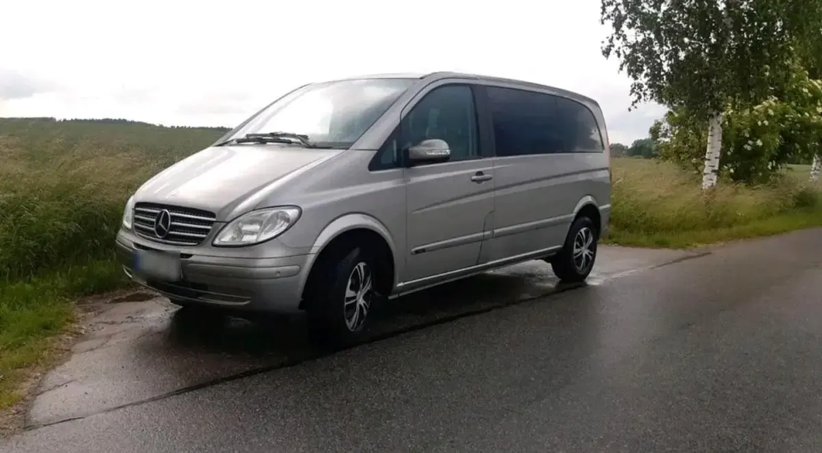 Gebraucht Mercedes Viano 150 PS (110 kW) 2009 Silber Van / Kleinbus