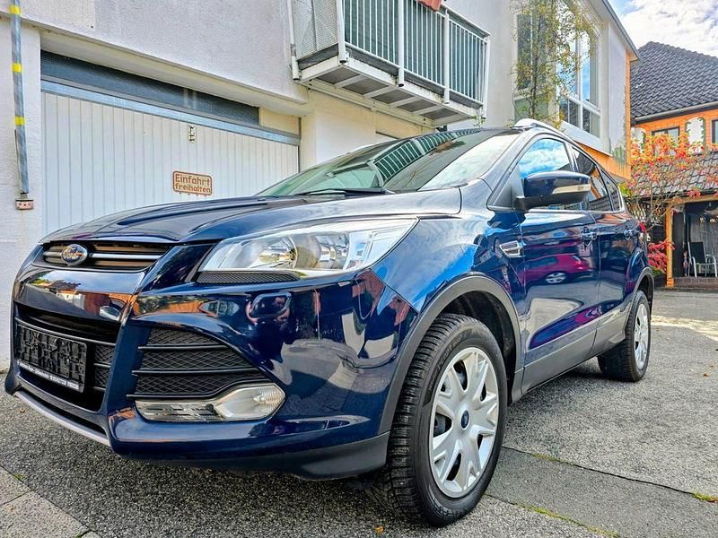Gebraucht Ford Kuga Trend 150 PS (110 kW) 2015 Blau SUV