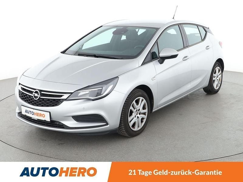 Grau Gebraucht 2016 Opel Astra Edition Limousine | 13.040 € (Fairer Preis) - Bild 1/3