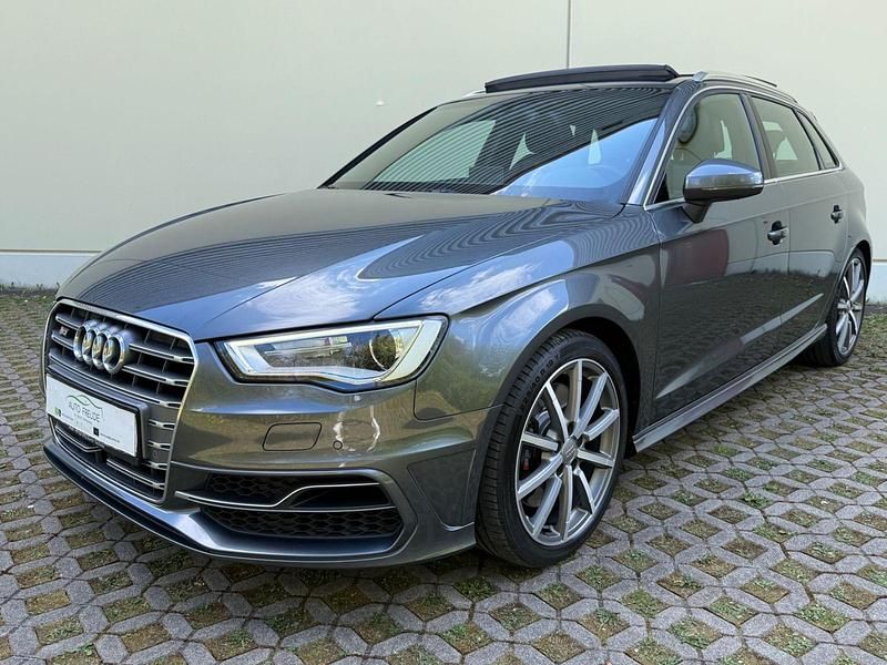 Grau Gebraucht 2014 Audi S3 Sportback Comfort Kleinwagen | 23.500 € (Etwas zu teuer) - Bild 1/4