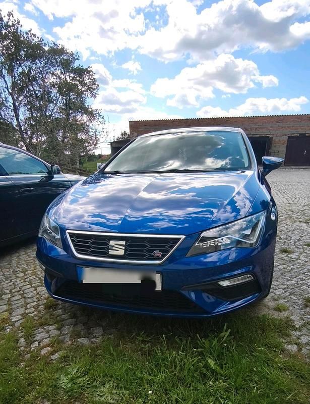 Blau Gebraucht 2017 Seat Leon FR Limousine | 15.500 € (Etwas zu teuer) - Bild 1/4