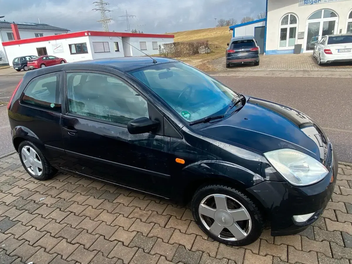 Usata Ford Fiesta 80 CV (58 kW) 2003 Nero Utilitaria