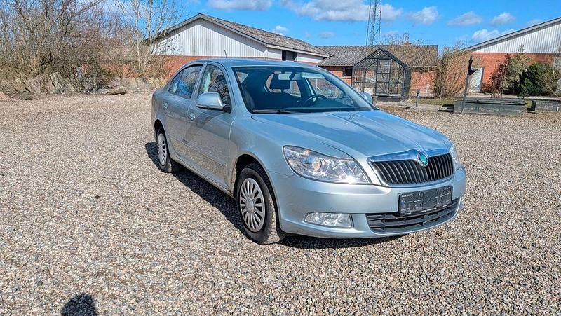 Gebraucht Skoda Octavia Elegance 105 PS (77 kW) 2011 Grün Limousine