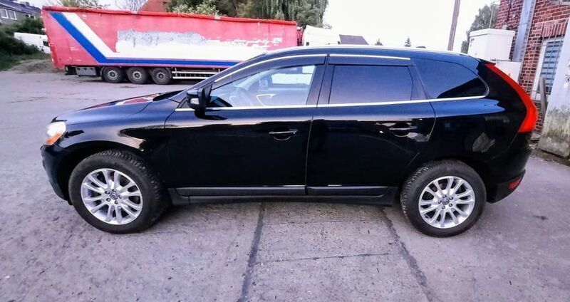 Schwarz Gebraucht 2010 Volvo XC60 Summum SUV | 6.600 € (Guter Preis) - Bild 1/4