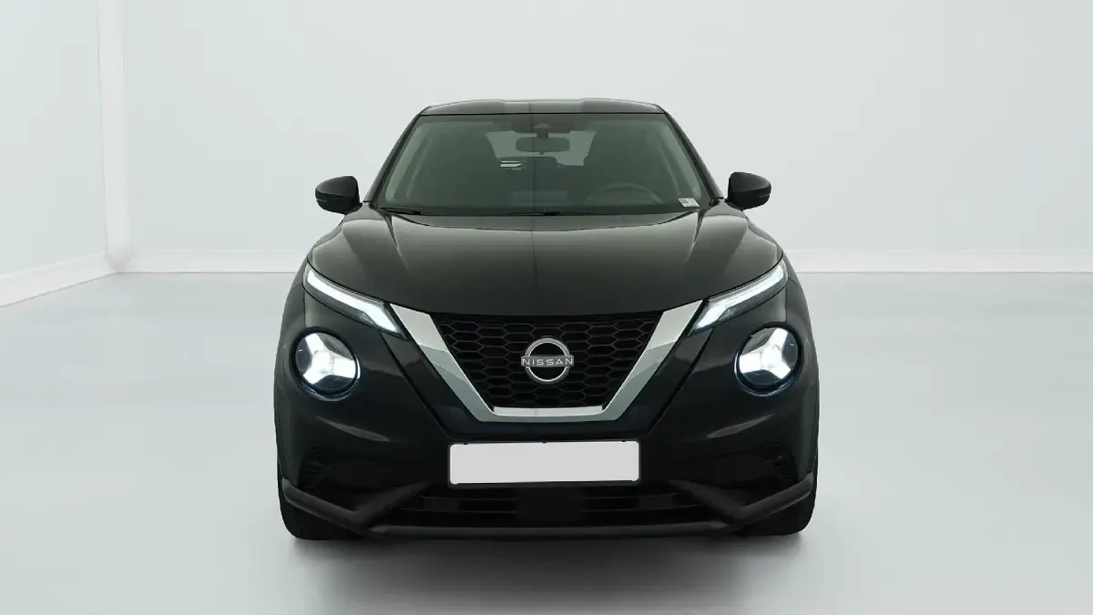 Gebraucht Nissan Juke Acenta 114 PS (83 kW) 2023 Schwarz (noir metallise) SUV