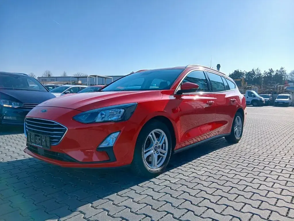 Gebraucht Ford Focus Cool & Connect 125 PS (91 kW) 2021 Rot Kombi