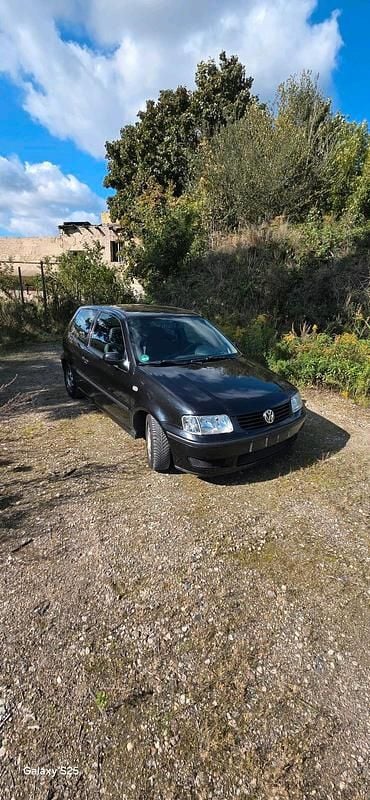 Schwarz Gebraucht 2000 VW Polo Kleinwagen | 599 € (Superpreis) - Bild 1/4
